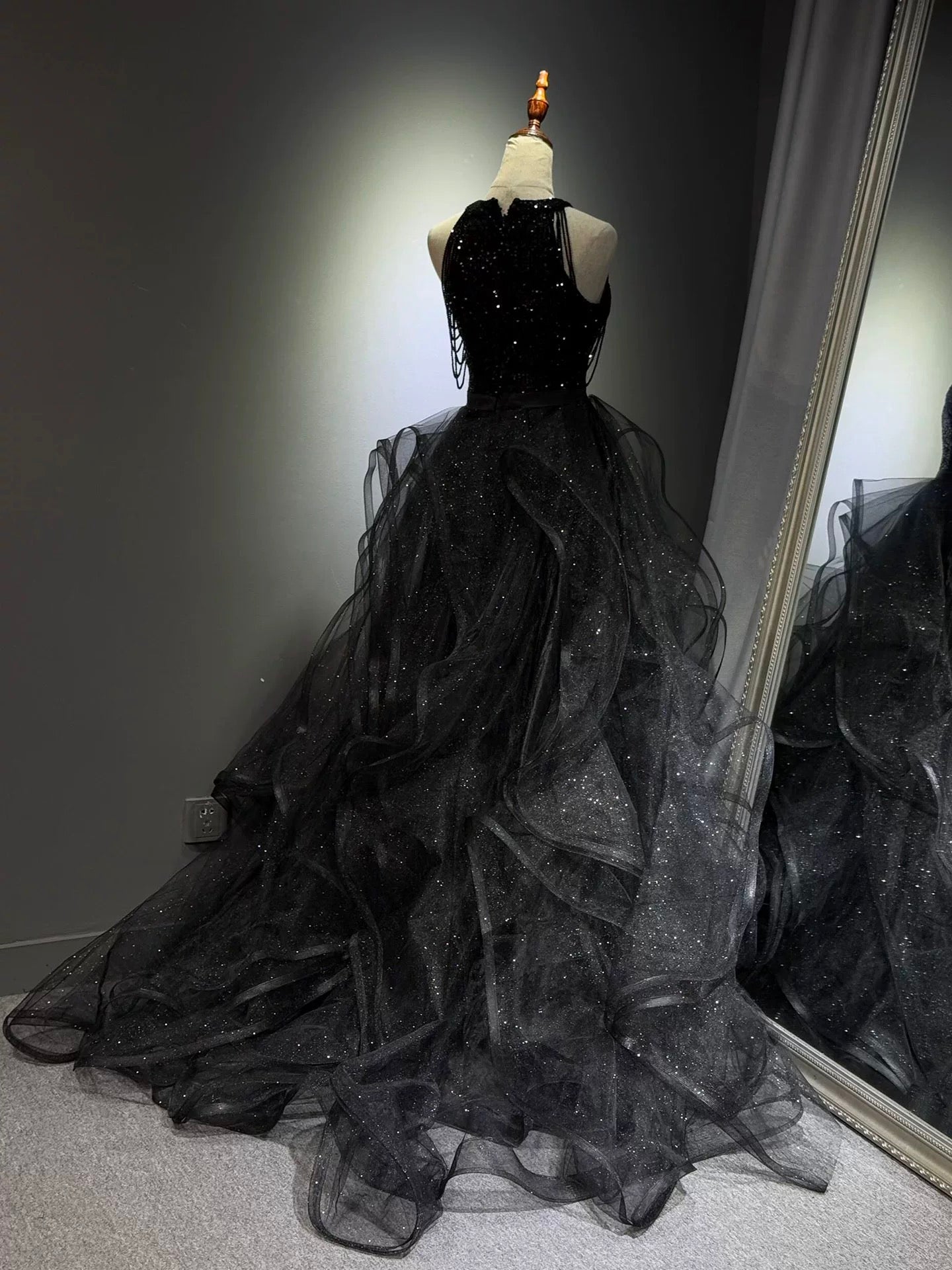 A-Line High Neck Tulle Ball Gown Sequin Black Prom Dresses With Beads Secondary image