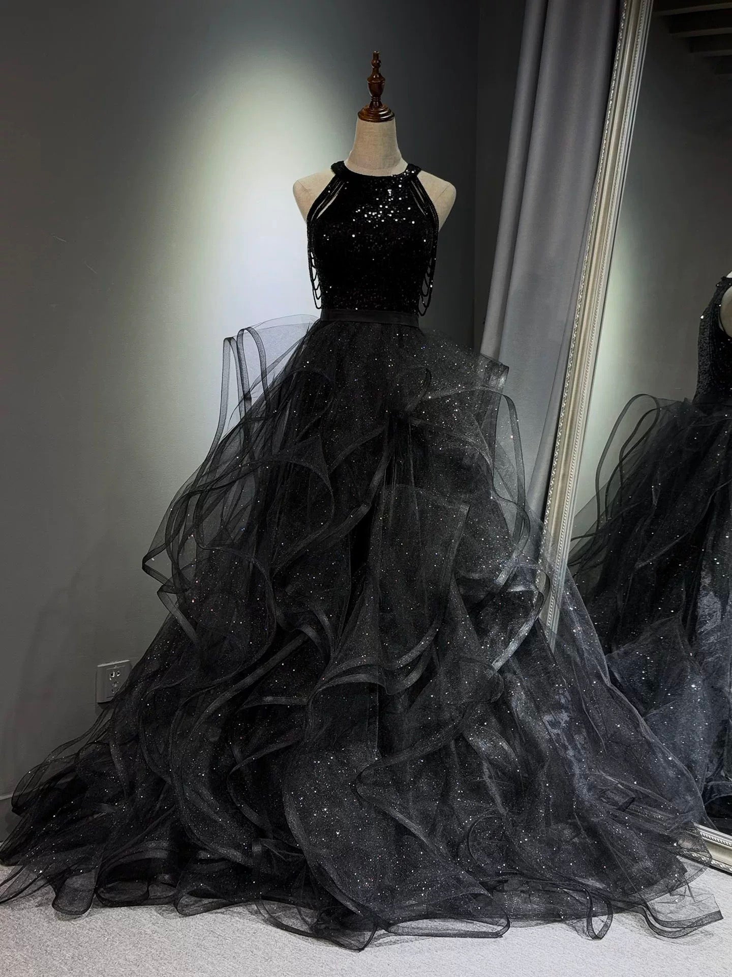 A-Line High Neck Tulle Ball Gown Sequin Black Prom Dresses With Beads