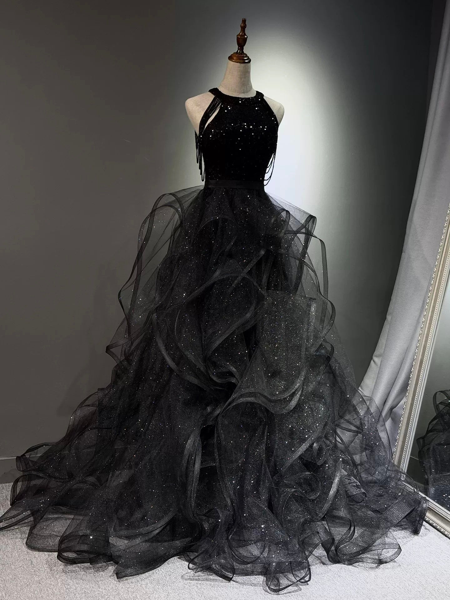 A-Line High Neck Tulle Ball Gown Sequin Black Prom Dresses With Beads Main image