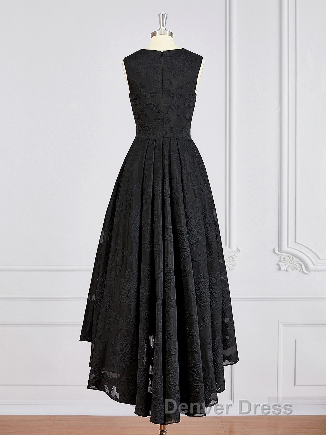 A-Line/Princess Scoop Asymmetrical Lace Mother of the Bride Dresses With Applique