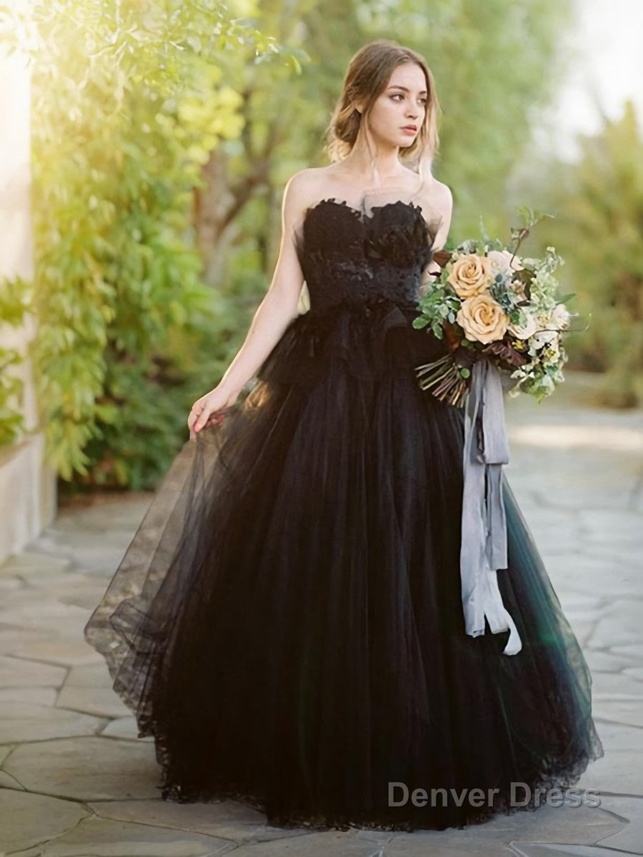 A-line/Princess Sweetheart Floor-Length Tulle Wedding Dress with Appliques Lace Main image