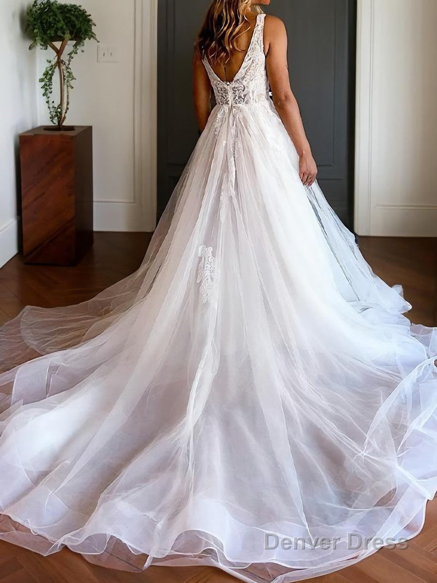 A-Line/Princess V-neck Chapel Train Tulle Wedding Dresses With Appliques Lace Secondary image