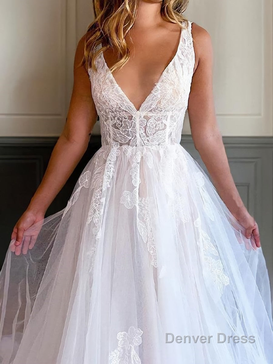 A Line V Neck Chapel Train Tulle Wedding Dresses With Appliques Lace