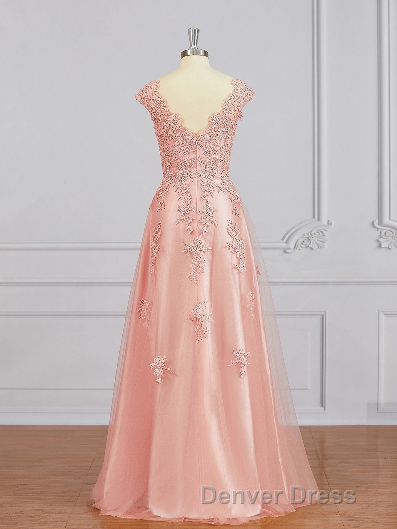A-Line/Princess V-neck Floor-Length Tulle Mother of the Bride Dresses With Appliques Lace