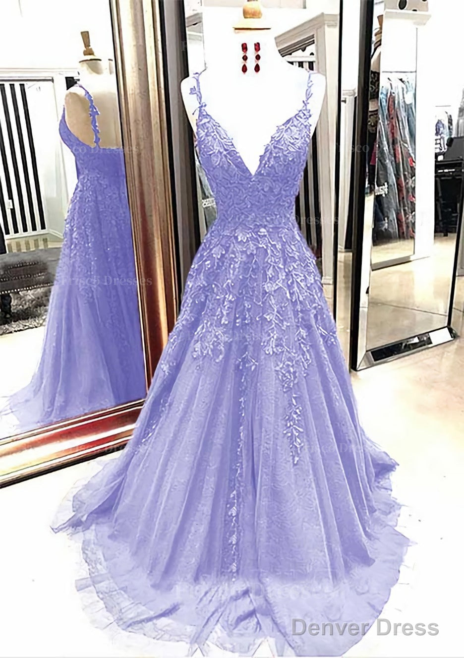 A Line V Neck Sleeveless Sweep Train Tulle Prom Dresses With Appliqued