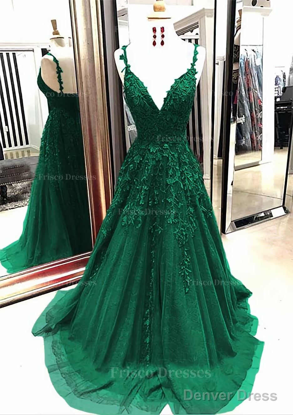 A Line V Neck Sleeveless Sweep Train Tulle Prom Dresses With Appliqued