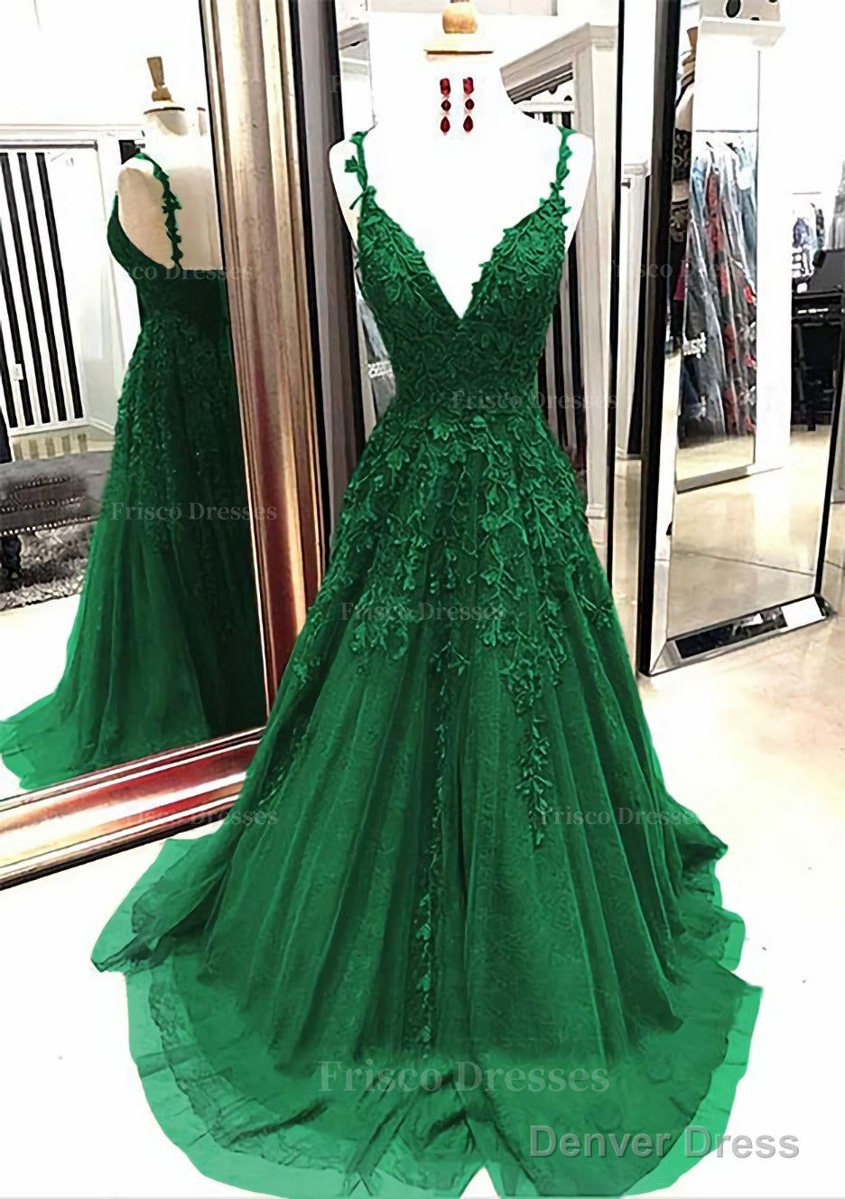 A Line V Neck Sleeveless Sweep Train Tulle Prom Dresses With Appliqued