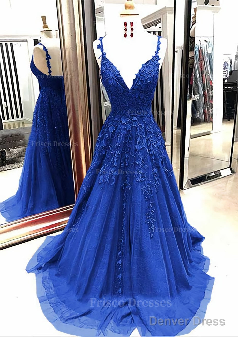 A Line V Neck Sleeveless Sweep Train Tulle Prom Dresses With Appliqued