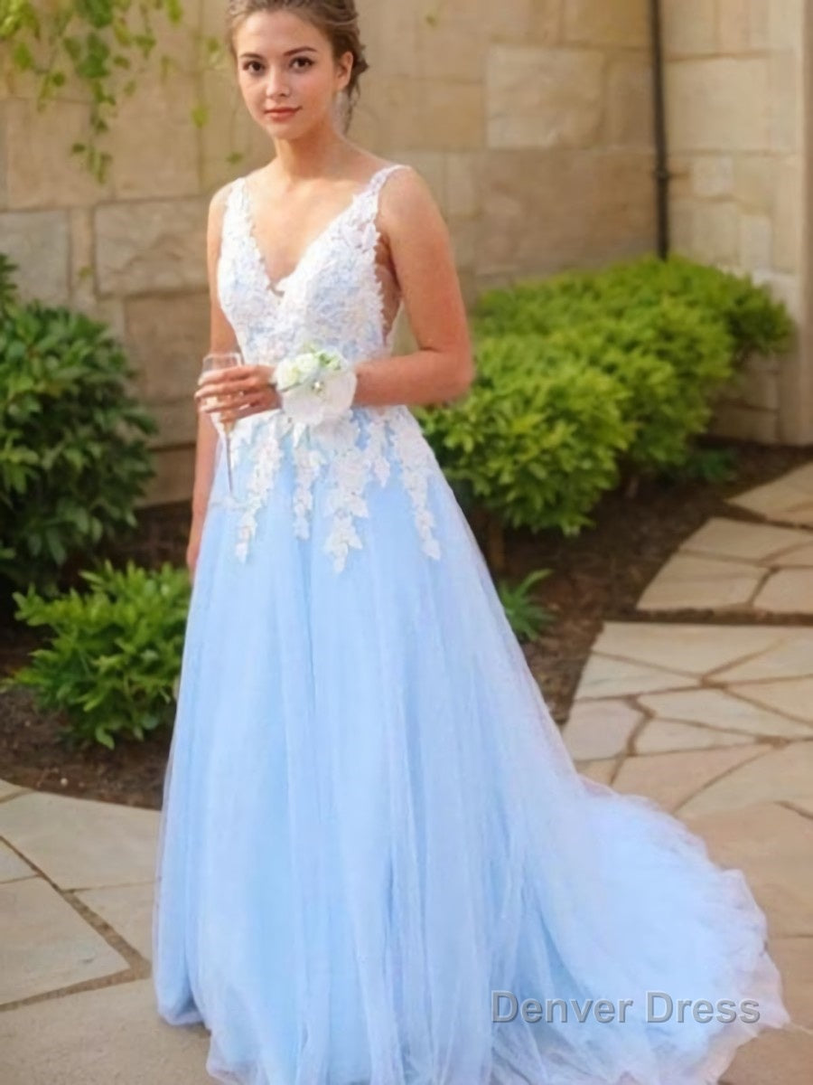 A Line V Neck Sweep Train Tulle Prom Dresses With Appliques Lace