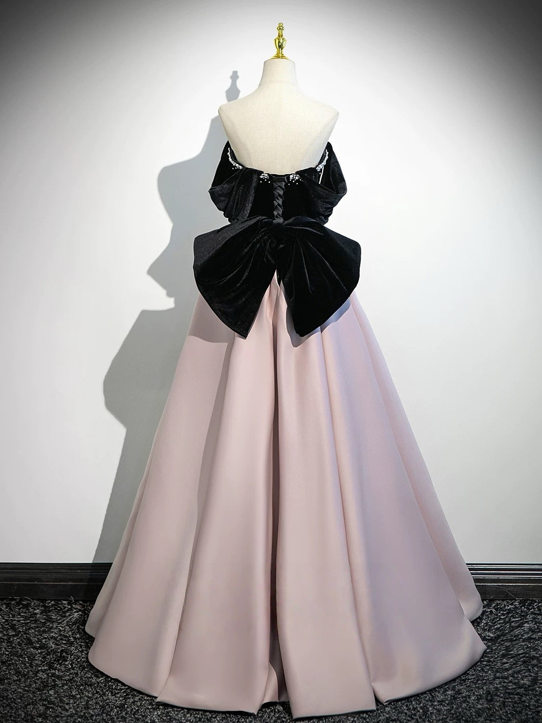 A-Line  Sweetheart Neck Off Shoulder Floor Length Pink Prom Dresses With Beads