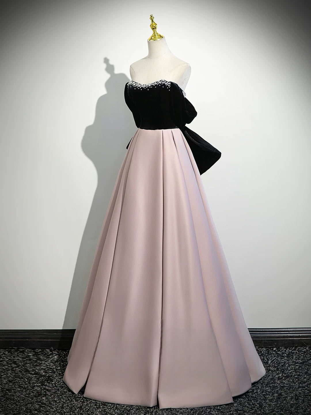 A-Line  Sweetheart Neck Off Shoulder Floor Length Pink Prom Dresses With Beads