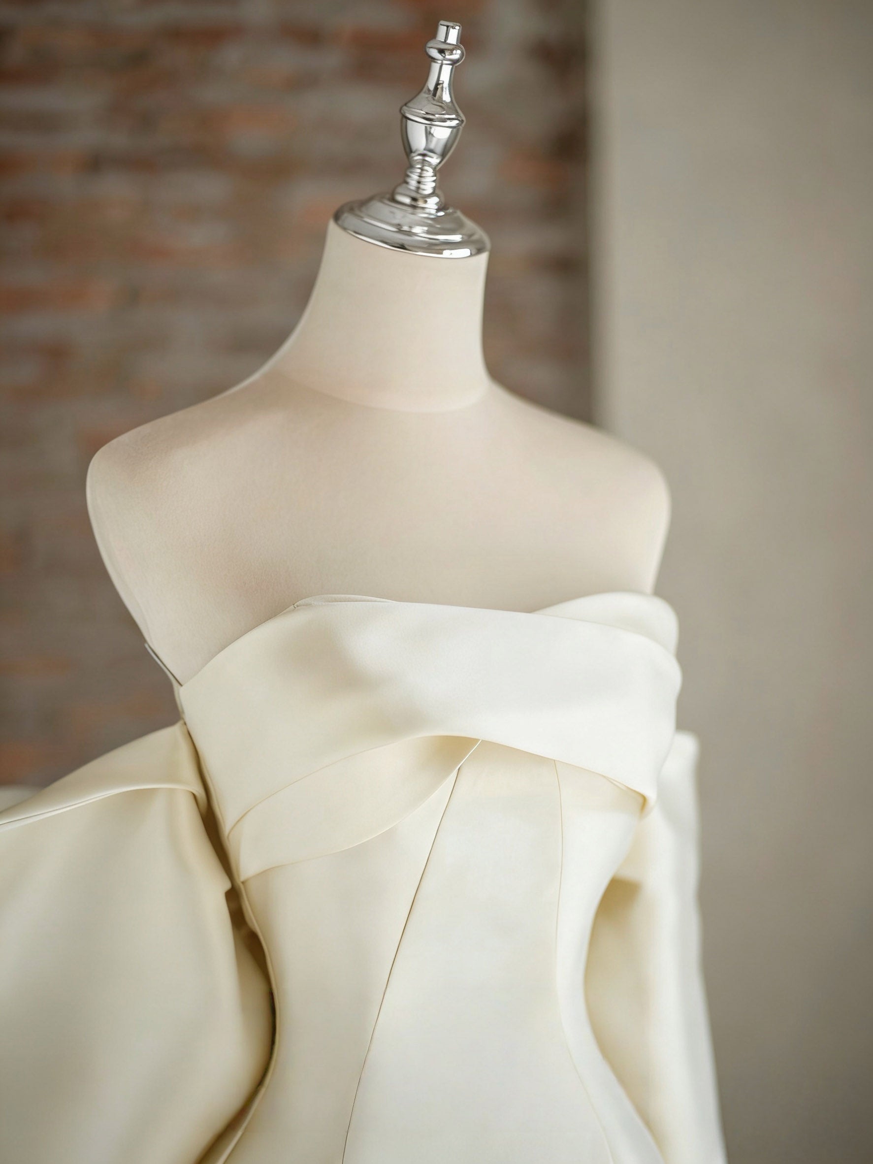 A-Line Sweetheart Neck Sweep Train Satin Ivory Long Prom Dresses