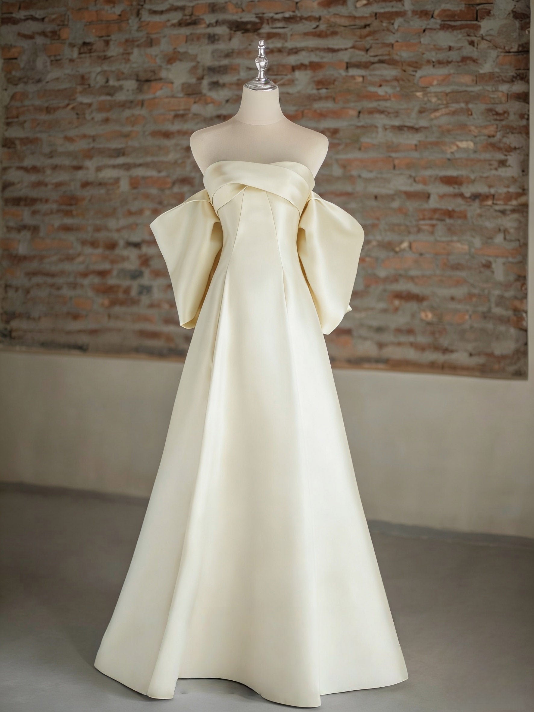 A-Line Sweetheart Neck Sweep Train Satin Ivory Long Prom Dresses