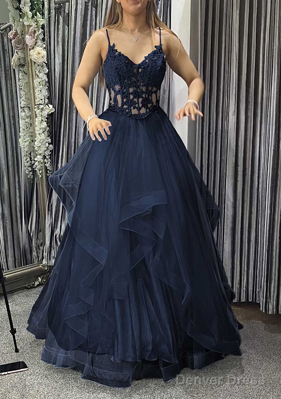 A-line V Neck Sleeveless Long/Floor-Length Tulle Charmeuse Prom Dresses With Appliqued Lace