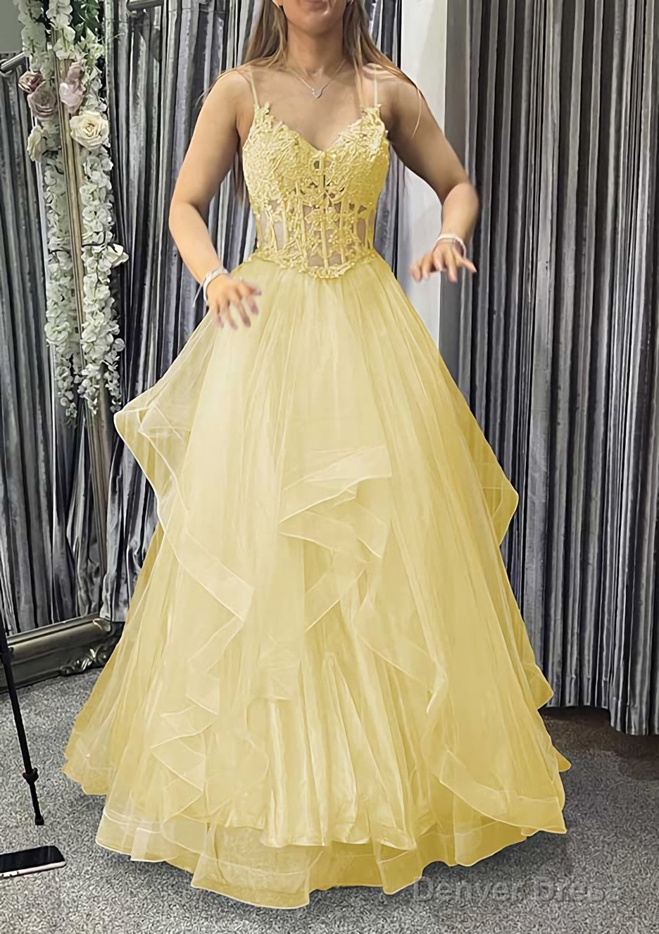 A-line V Neck Sleeveless Long/Floor-Length Tulle Charmeuse Prom Dresses With Appliqued Lace