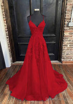 A Line V Neck Spaghetti Straps Sweep Train Tulle Prom Dresses With Appliqued