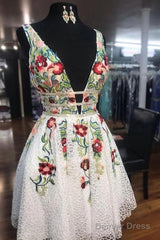 A-Line White Short Homecoming Dress With Floral