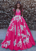 Ball Gown Off-the-Shoulder Sleeveless Court Train Tulle Prom Dresses With Pleated Appliqued