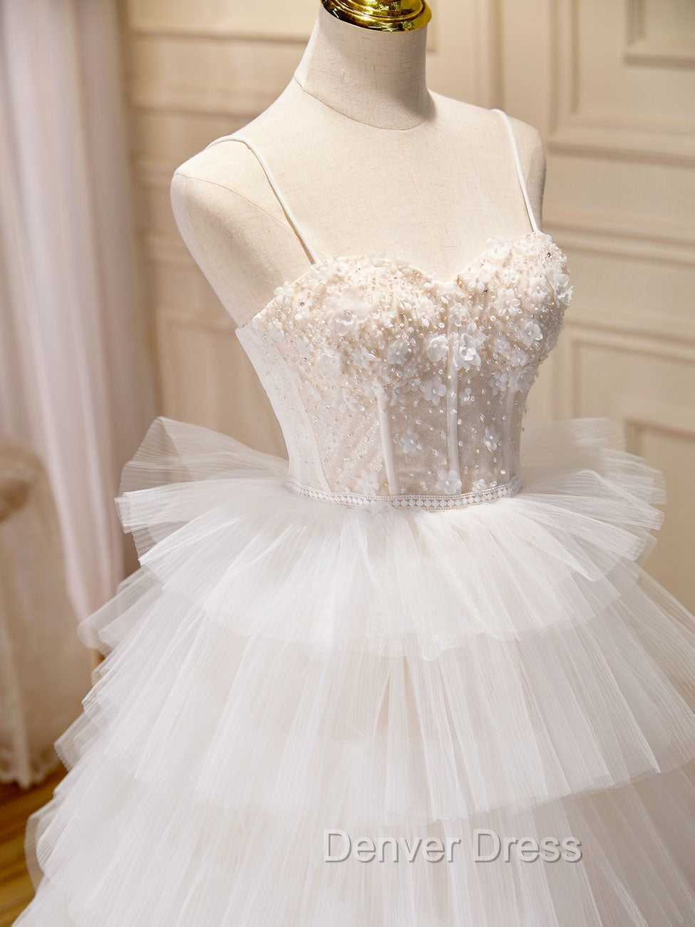 Ball Gowns Princess Tulle White Long Prom Dresses With Beading Flower Cascading Ruffles