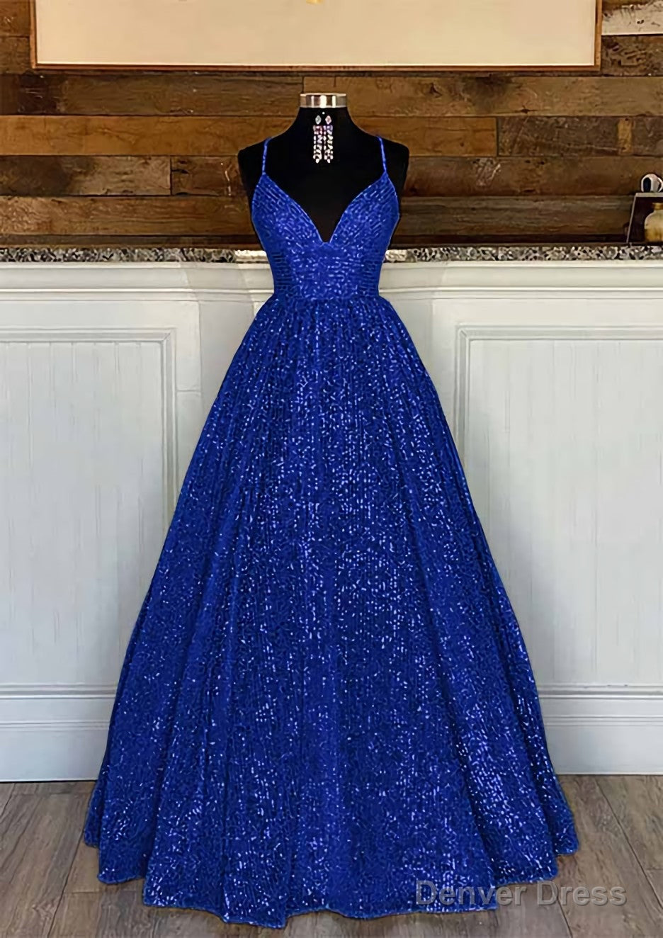 Ball Gowns Sleeveless V Neck Long Floor Length Sequined Sparkling Prom Dresses With Pleated