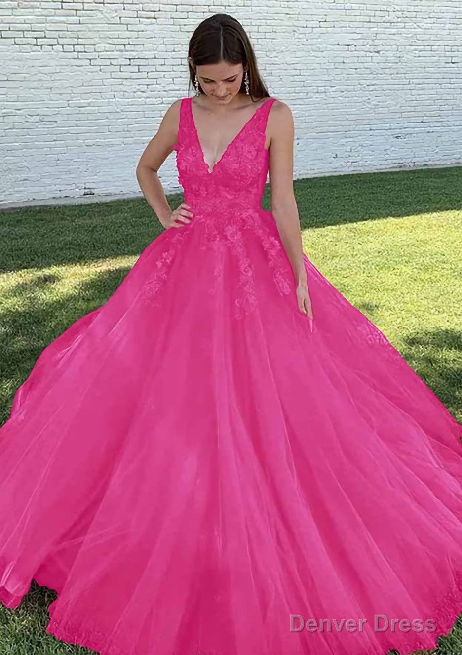 Ball Gowns V Neck Court Train Lace Tulle Prom Dresses With Appliqued Beading