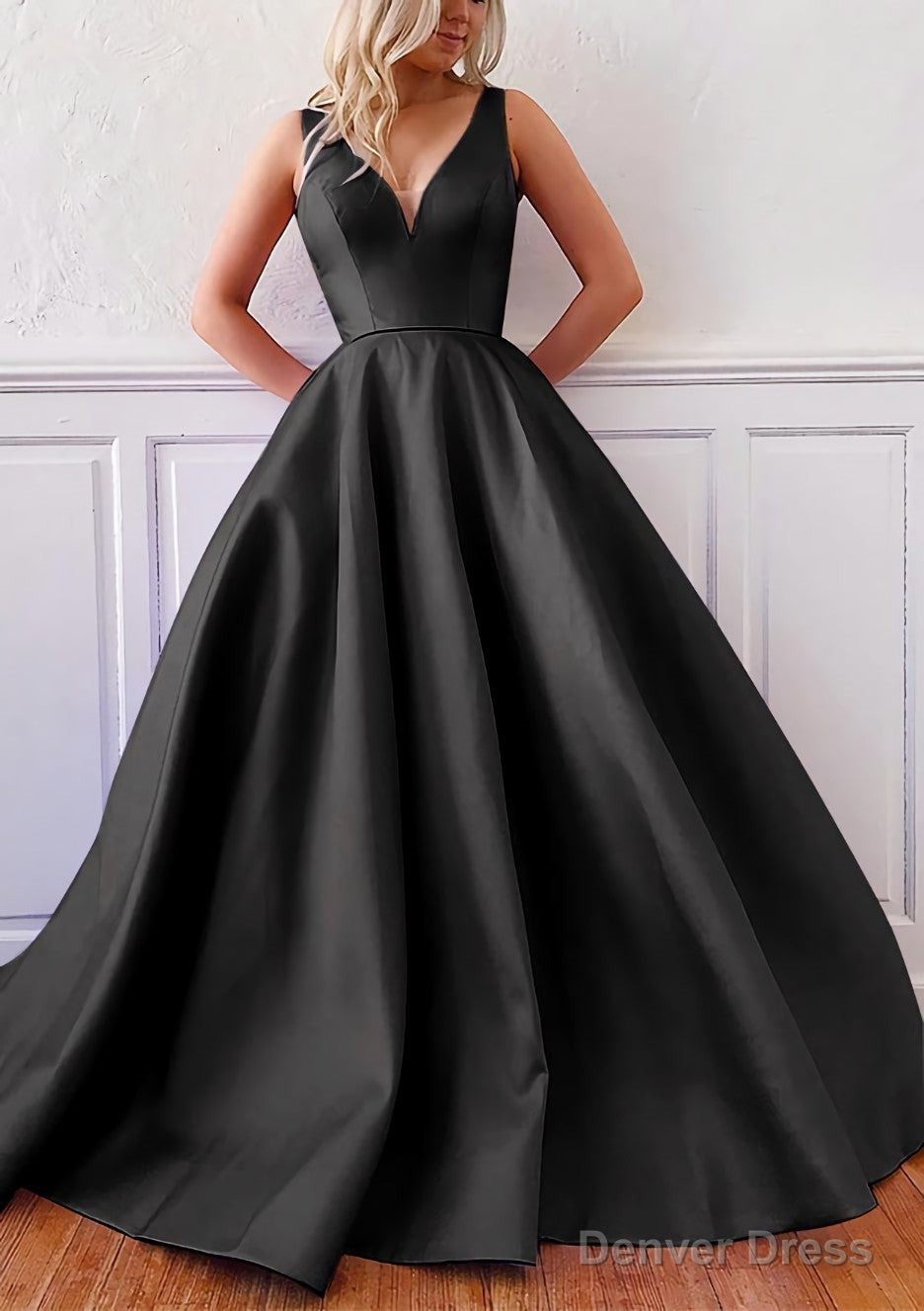 Ball Gowns V Neck Sleeveless Satin Sweep Train Prom Dresses