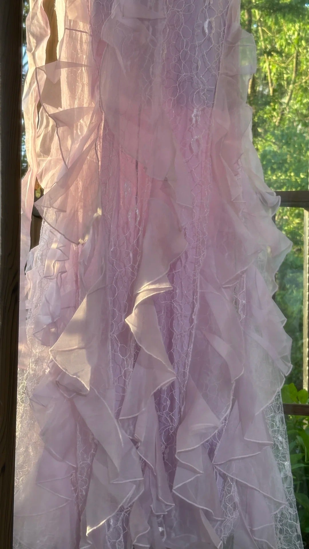 Beautiful Lavender Deep V-Neck Suspender Lace Ruffled Mermaid Prom Dresses
