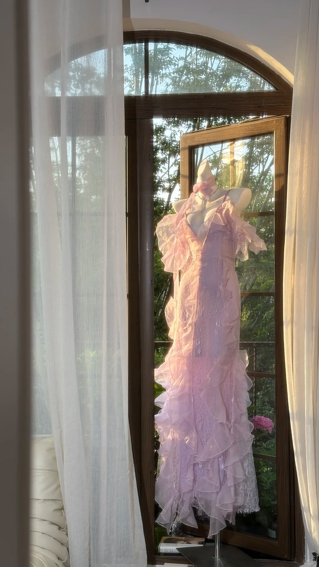 Beautiful Lavender Deep V-Neck Suspender Lace Ruffled Mermaid Prom Dresses