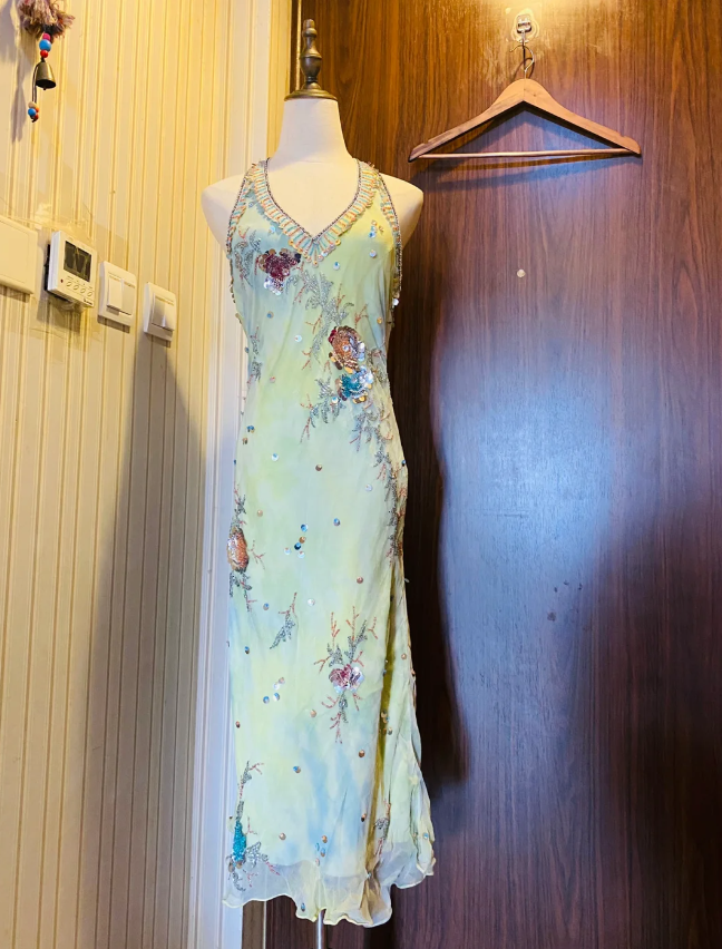 Beautiful Halter Neck Backless Sequined Beaded Chiffon Prom Dresses Evening Dresses Main image
