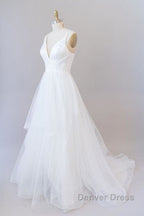 Beautiful V-neck Tulle A-line Wedding Dresses