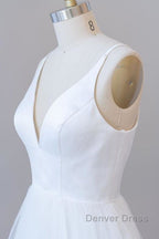 Beautiful V-neck Tulle A-line Wedding Dresses