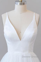 Beautiful V-neck Tulle A-line Wedding Dresses