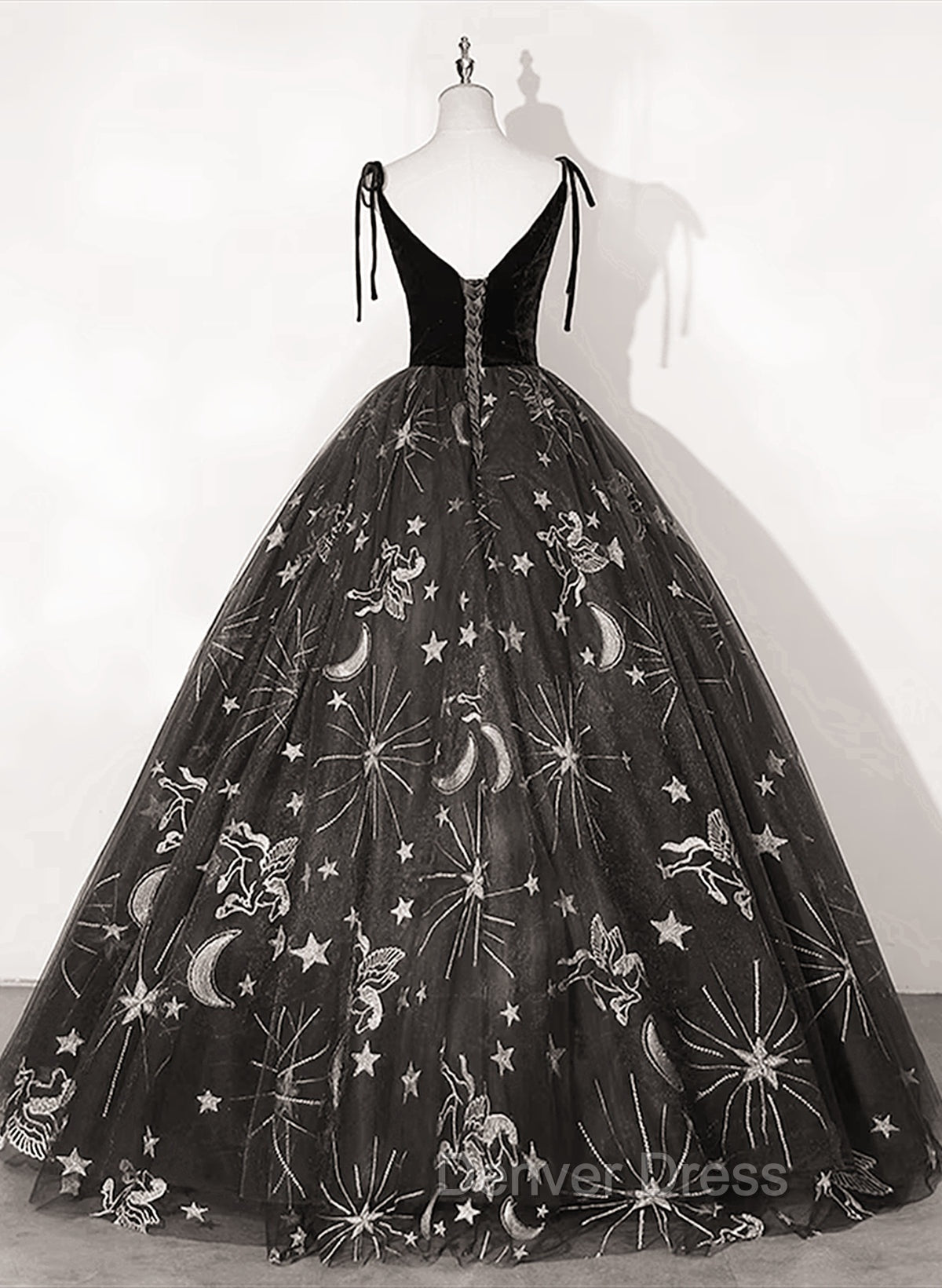 Black Ball Gowns Floral V Neckline Straps Sweet 16 Dress, Black Tulle Prom Dresses