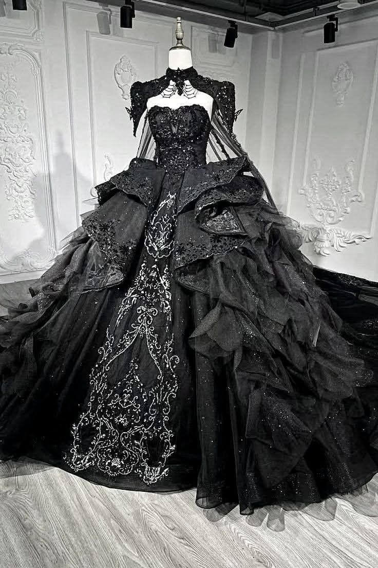 Black Luxurious And Exquisite Long Wedding Ball Gowns Main image