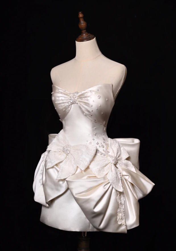 Bow Ivory A Line Sweetheart Neck Lace Satin Mini Homecoming Dress Cocktail Dresses