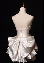 Bow Ivory A Line Sweetheart Neck Lace Satin Mini Homecoming Dress Cocktail Dresses