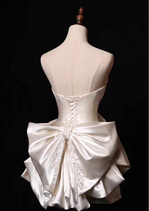 Bow Ivory A Line Sweetheart Neck Lace Satin Mini Homecoming Dress Cocktail Dresses