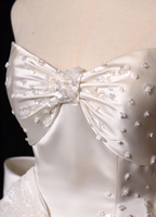 Bow Ivory A Line Sweetheart Neck Lace Satin Mini Homecoming Dress Cocktail Dresses