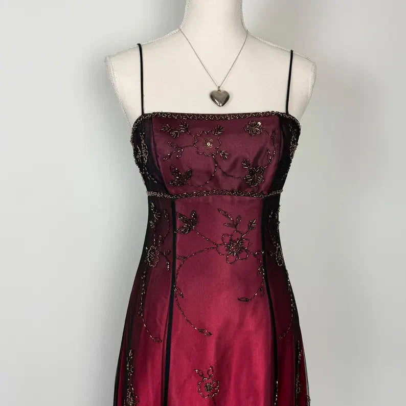 Burgundy Spaghetti Straps Exquisite Beaded Long Tulle Ball Gowns Prom Dress