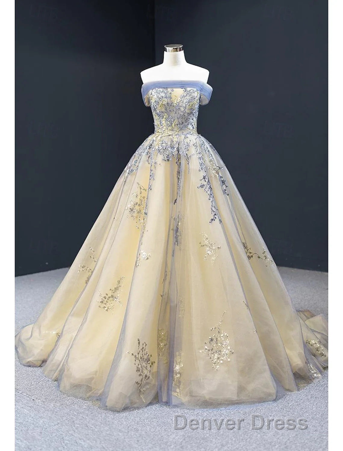 Buyishang A-Line Wedding Guest Dresses Vintage Dresses Wedding Sweep / Brush Train Sleeveless V Neck Satin with Pleats