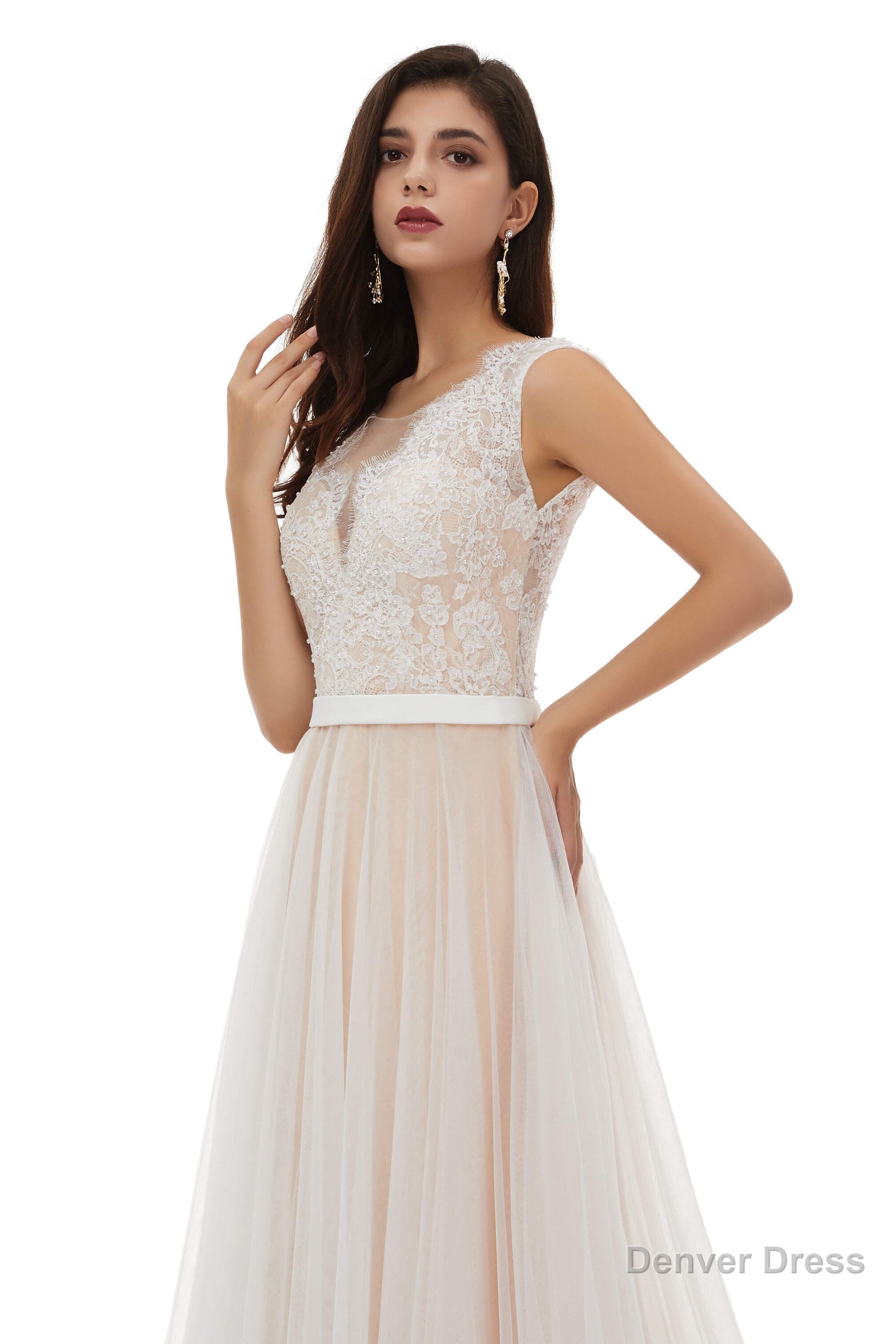 Champagne Tulle Scoop Neck Lace Appliques Beading Wedding Dresses