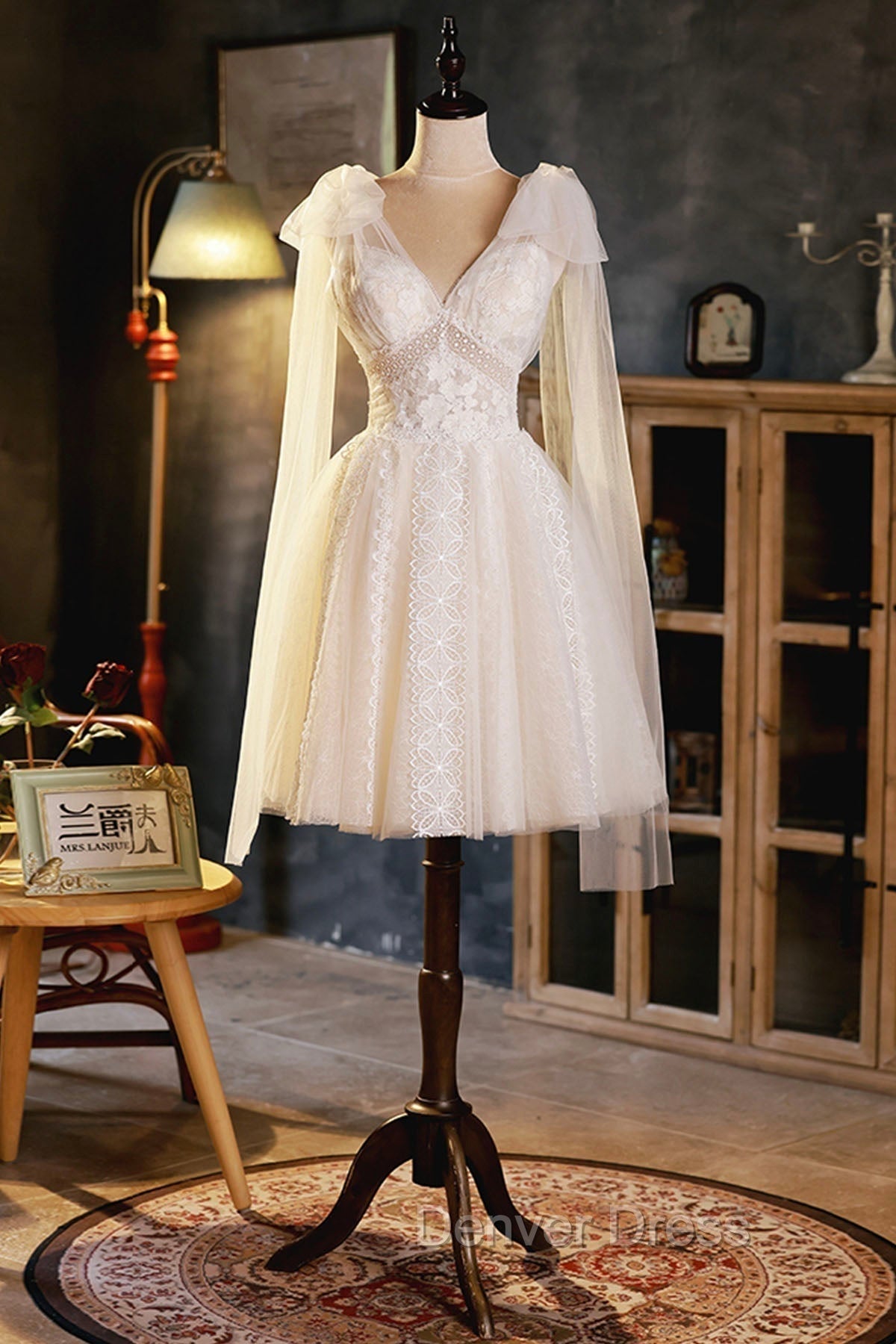 Champagne V-Neck Lace Short Prom Dresses, Lovely A-Line Evening Party Dresses