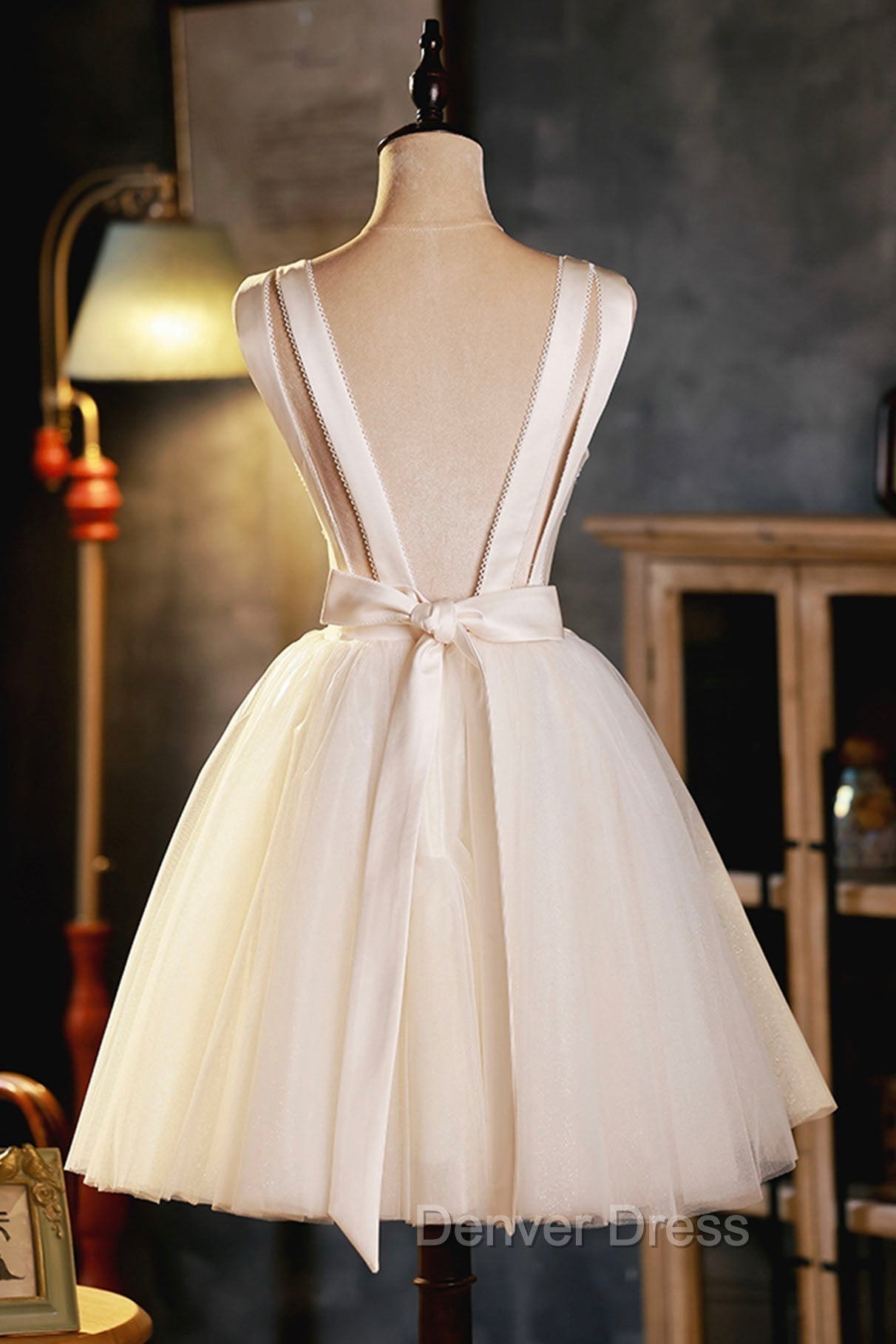 Champagne V-Neck Tulle Short Prom Dresses, Champagne Homecoming Dresses Secondary image