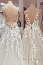 Charming Long A-Line V-neck Appliques Lace Tulle Wedding Dresses
