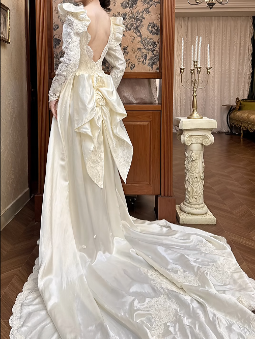Chic A-Line Long Wedding Dress Satin V-Neck White Bridal Gown Lace Long Sleeves Bridal Dresses