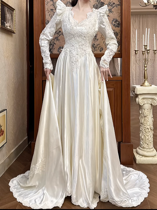 Chic A-Line Long Wedding Dress Satin V-Neck White Bridal Gown Lace Long Sleeves Bridal Dresses Main image