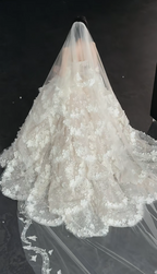 Chic A-Line Long Wedding Dress Tulle Strapless White Bridal Gown Appliques Sleeveless Bridal Dresses