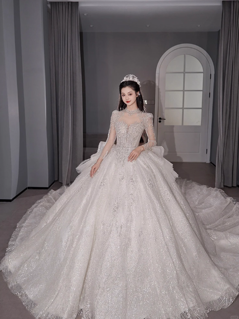 Chic A-Line Long Wedding Dress Tulle White Bridal Gown Long Sleeves Bridal Dresses Main image