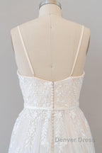 Chic Long A-line Sweetheart Spaghetti Strap Appliques Tulle Wedding Dresses