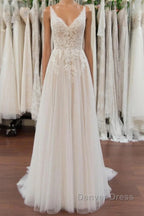 Chic Long A line V neck Appliques Lace Tulle Wedding Dresses